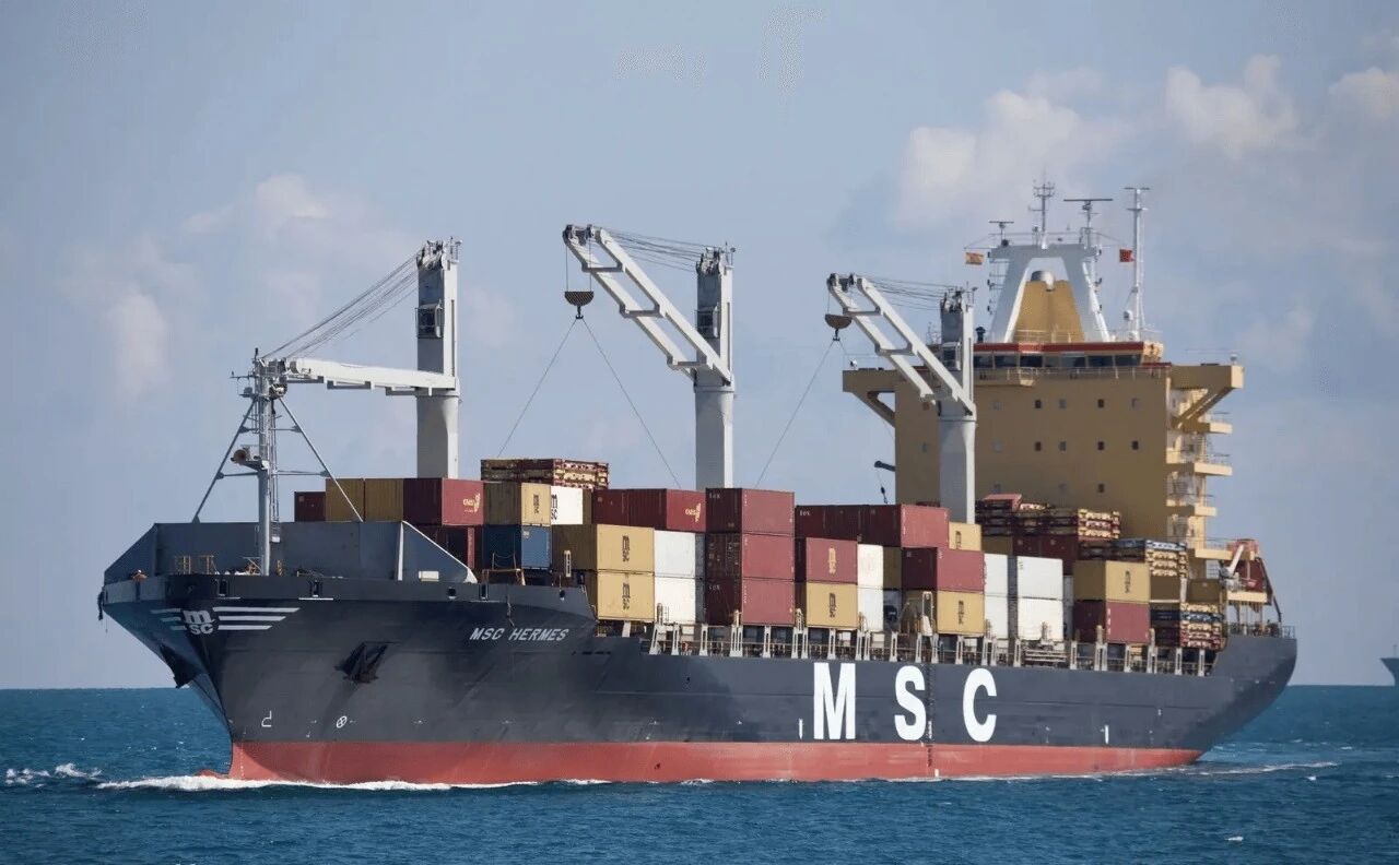 MSC container ship in distress in South China Sea; 25 crew members rescued after abandoning ship!