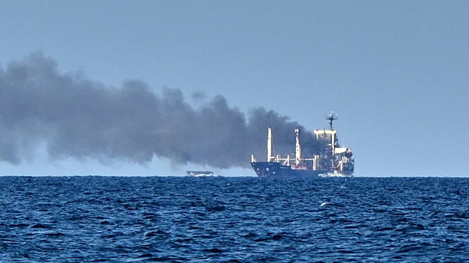 570 Ships Attacked This Year! The World's Most Dangerous Shipping Lane Is Not the Strait of Hormuz