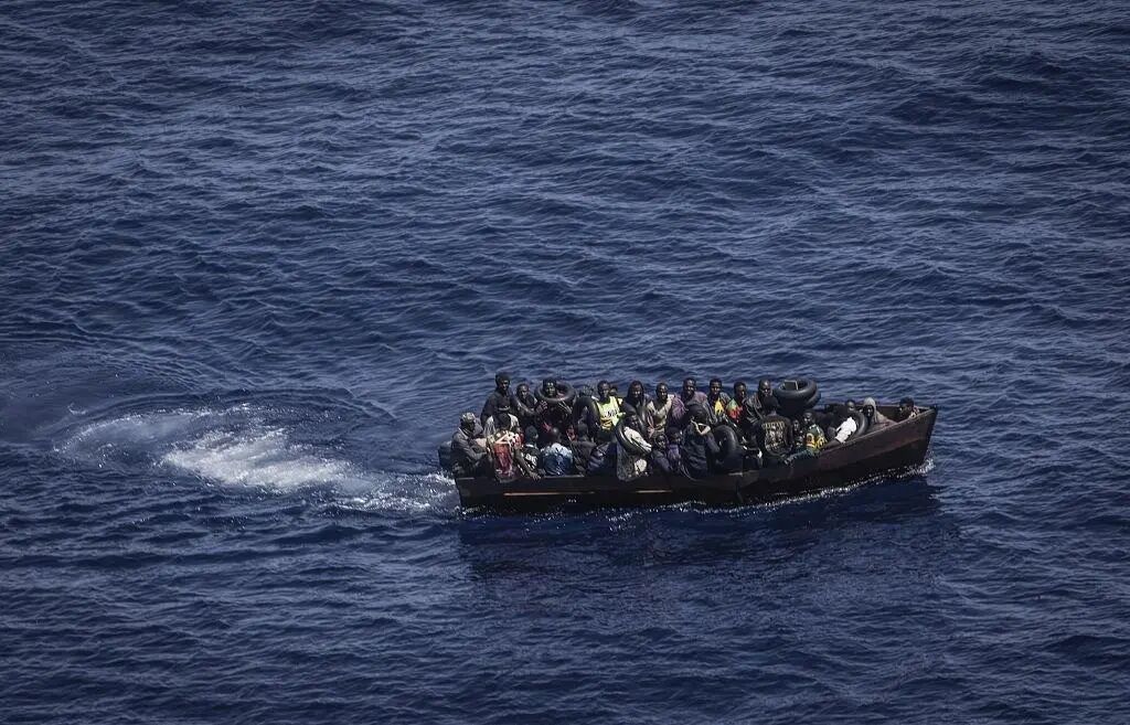 一非法移民船在爱琴海倾覆 至少14人死亡