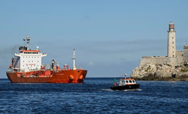 遭美国“石油断供”后，古巴迎来墨西哥油轮