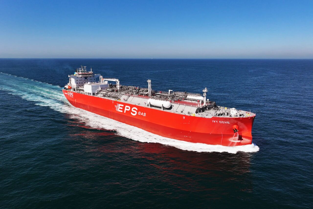 Global First! Chinese Shipyard Delivers 93,000 cbm VLAC